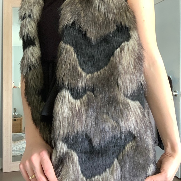 Faux fur vest - Picture 4 of 4